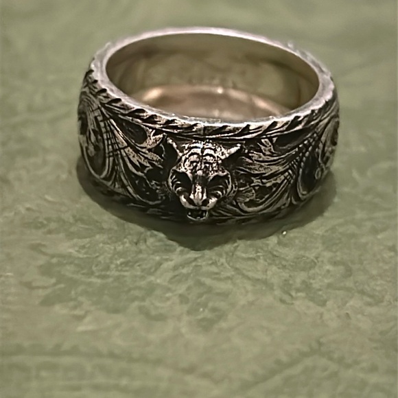 Gucci Feline Head Sterling Silver Ring - Picture 2 of 10